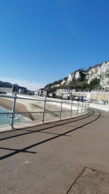 Modern 2 Bedroom Flat By Dover Port, Castle& Sea! מראה חיצוני תמונה
